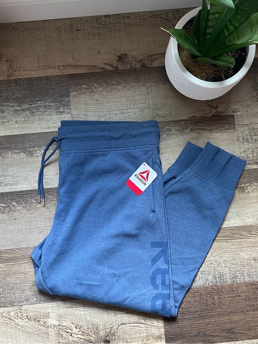 Reebok Woman’s  Navy Blue Sweatpants Joggers XL NEW